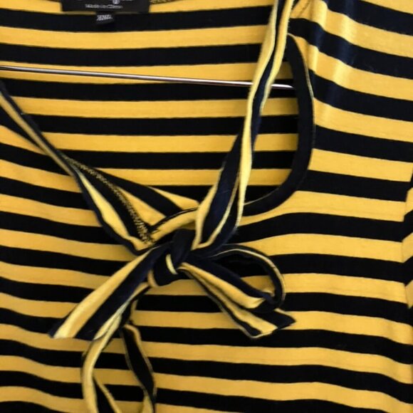 Striped Retro Dress with Tie - Picture 5 of 8